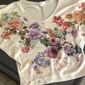 Knit floral, short sleeved top
